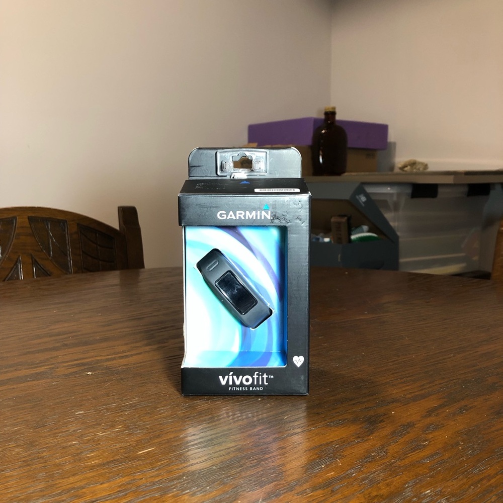 MAKE AN OFFER Garmin Fishing smart watch